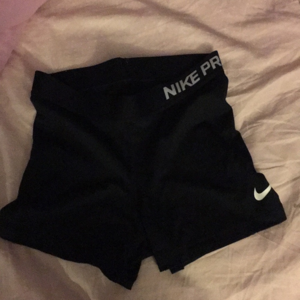 Nike pro workout shorts